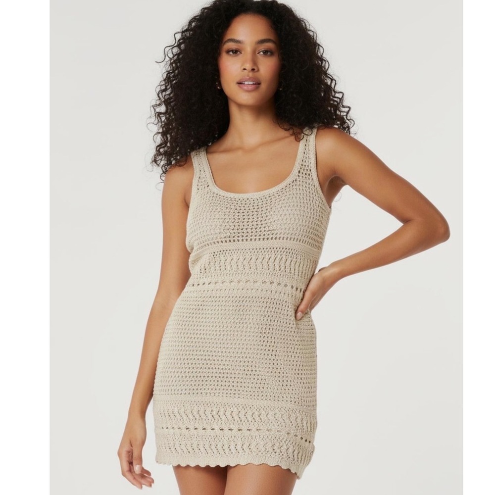 Hollister Tan Crochet Mini Dress Scoop Neck Sleeveless Scalloped Hem Small